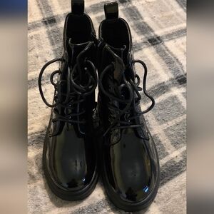 Kids Patent Lace-Up Boots - Black